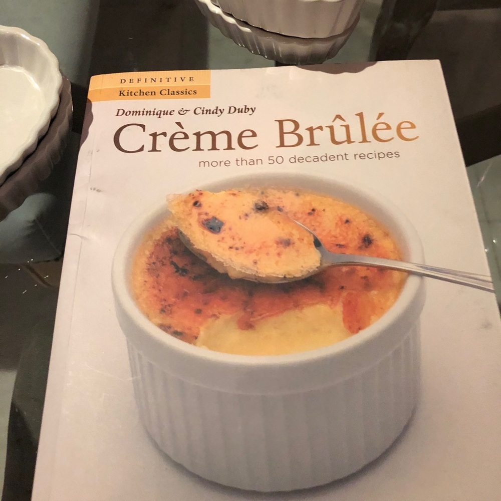 Crime brûlée set—recipe book and ramekins - Picture 4 of 5